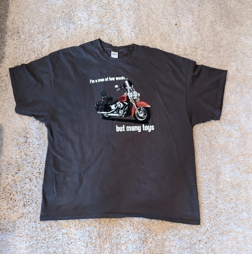I'm A Man Of Few Words But Many Toys" T-Shirt Gray XXL
